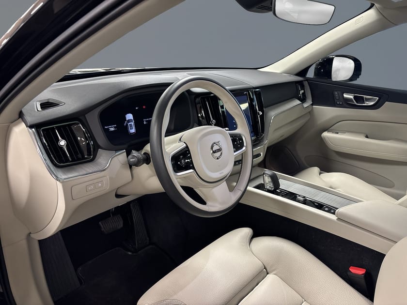Bild 5 av Volvo XC60 T6 AWD Plus Dark Edition//Dragkrok//