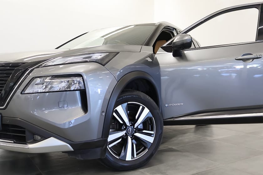 Bild 2 av Nissan X-Trail e-4ORCE Tekna V-Hjul 360° NyServad HuD MOMS