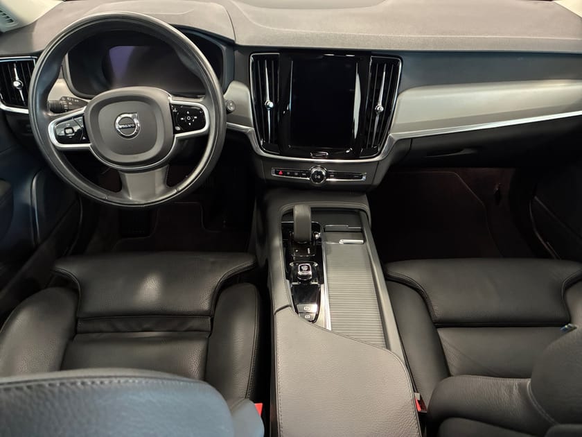Bild 5 av Volvo V90 B4 AWD Diesel Momentum Advanced Edt