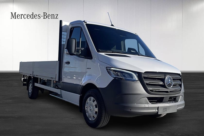 Bild 2 av Mercedes-Benz eSprinter 420 Chassi 81 kWh Flakbil - 113kWh - (L=4250, B=2100) Lastvikt 1845kg