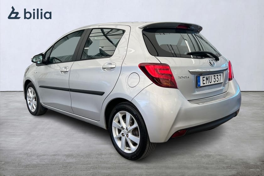 Bild 2 av Toyota Yaris Hybrid 1,5 HSD 5-D EXECUTIVE HSD COMFORT PLUS MOTORVÄRMARE VINTERHJUL