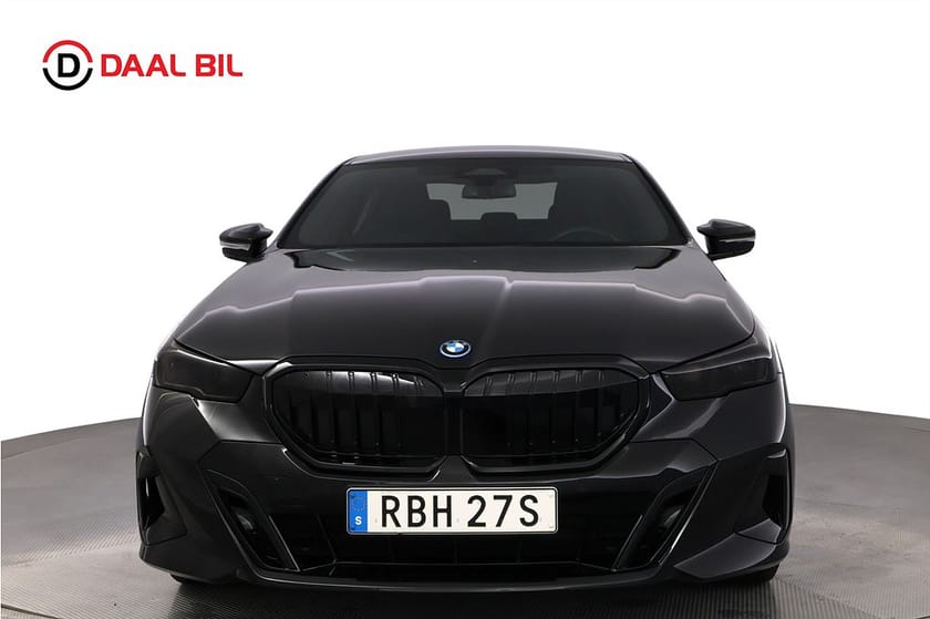 Bild 2 av BMW 530e xDrive 22,1 kWh 299HK M-SPORT DRAG B-KAM NFC NAVI
