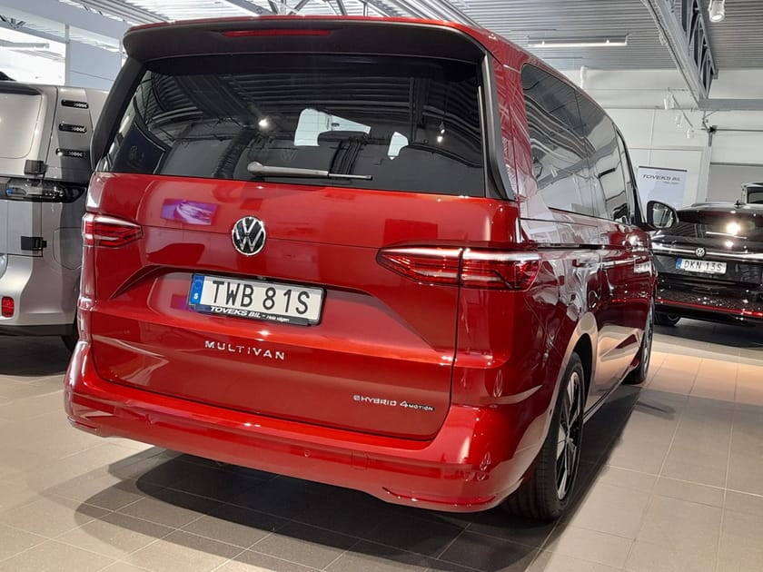 Bild 3 av Volkswagen Multivan eHybrid 4M LIFE HJULBAS: 3124 MM LÅNGT ÖVERHÄNG MOTO