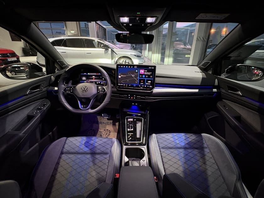 Bild 2 av Volkswagen Golf R Performance 333hk *SPEC*