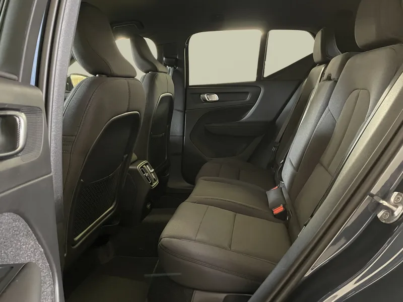 Bild 12 av 16 – Volvo EX40 Single Motor Extended Range M R Plus Black SE Plus Special Edition