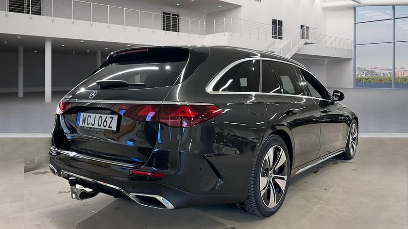 Bild 5 av Mercedes-Benz E 300 T e E300 AMG Line Advanced Plus | Superscreen | HUD | 360 |