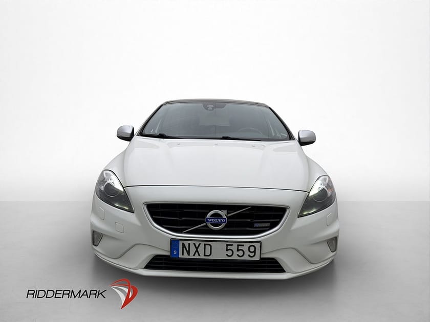 Bild 2 av Volvo V40 D3 150hk R-Design Pano Värmare Kamera Bluetooth