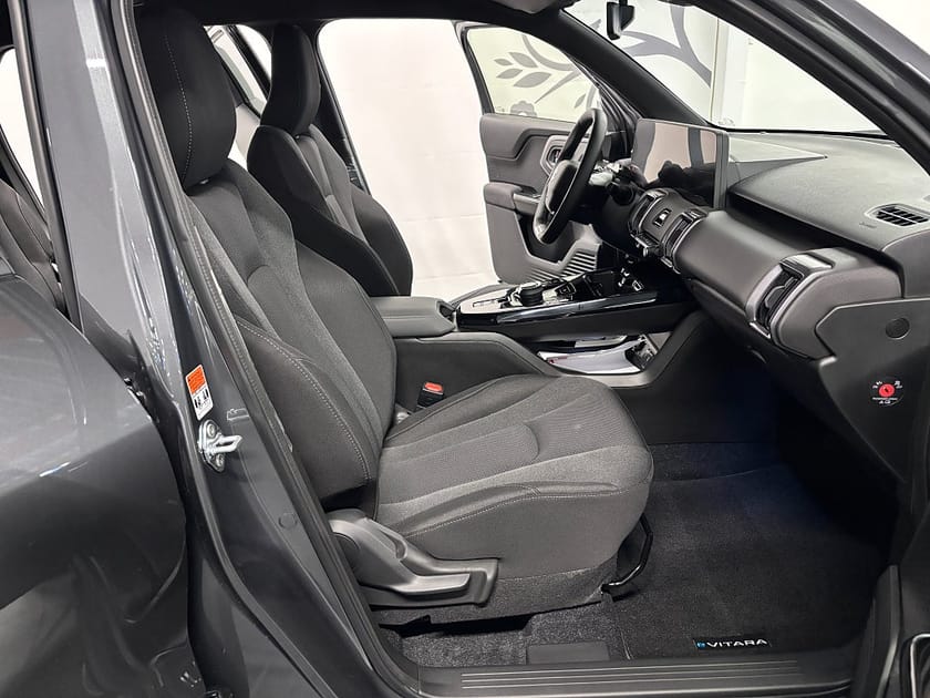 Bild 5 av Suzuki e Vitara e-Vitara 61kWh Select Rattvärme Nav Backkamera 3 års fri service