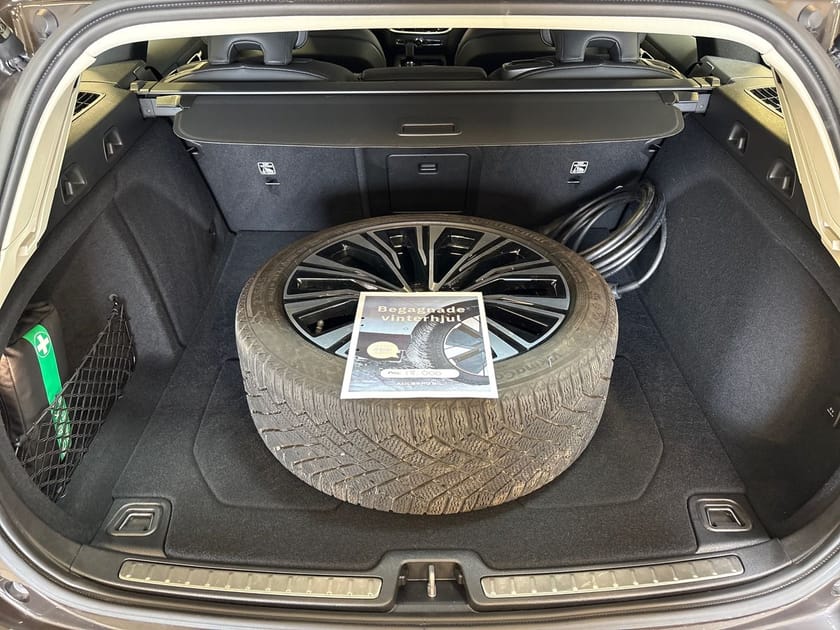 Bild 4 av Volvo V60 T6 Plus Dark Edition