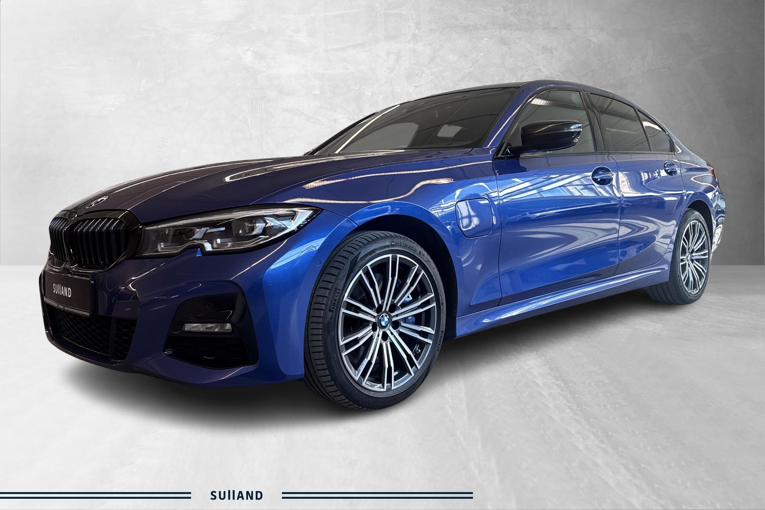 BMW 330e Sedan