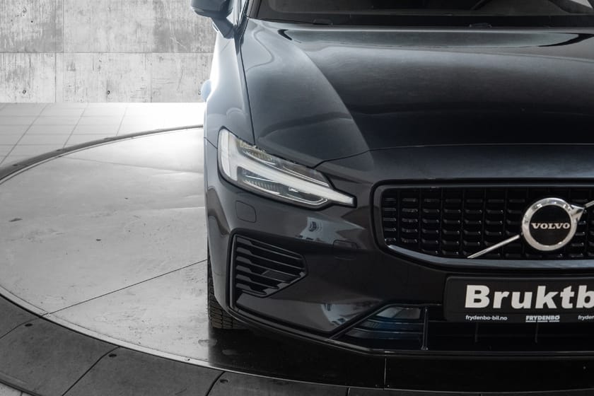 Bilde 3 av Volvo V60 Recharge T6 Plus Dark SEMI.EL.HF|H&K|SUB|19"|TONEDE+