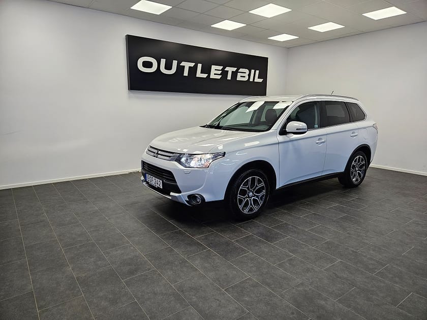 Bild 1 av Mitsubishi Outlander 7 sits 2.2 Di-D 150hk 4WD 4x4 Business Läder Drag