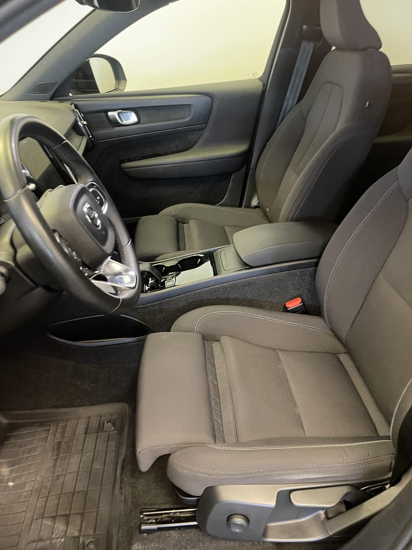 Bild 3 av Volvo XC40 Recharge Single Motor Core / Navigation / Backkamera / Metallic /