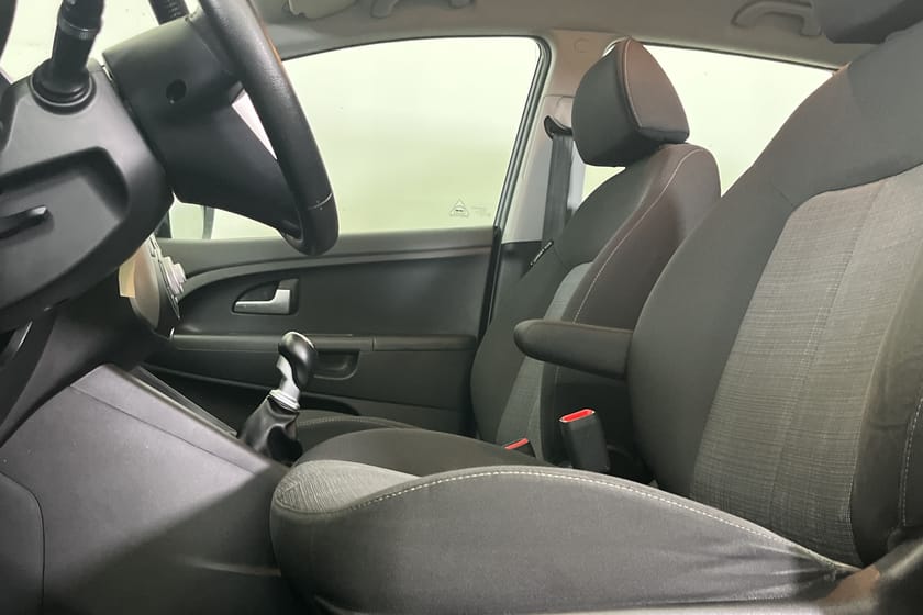 Bild 4 av Kia Venga 1.4 CVVT EX Comfort NYSERVAD/ FARTHÅLLARE