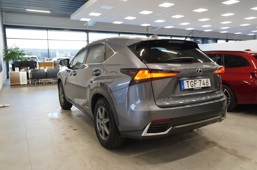 Bild 4 av Lexus NX 300h AWD Executive Lss Navi Drag Värmare Elstolar