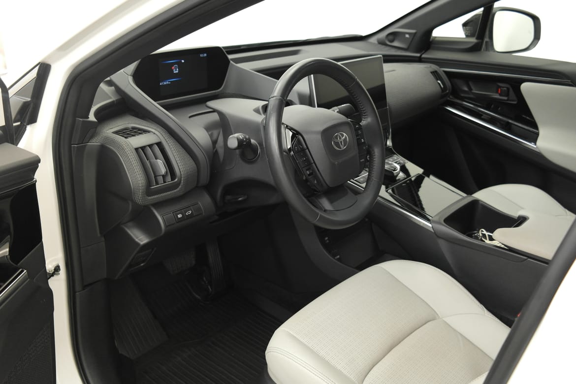 Toyota bZ4X 2023 - miniatyr 8