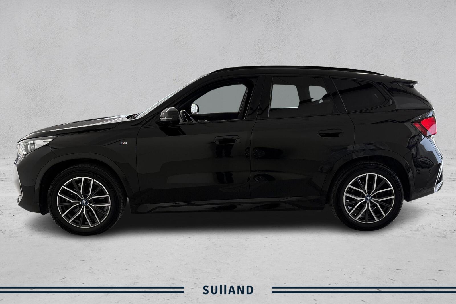 Thumnail bilde 1 av BMW iX1 xDrive30