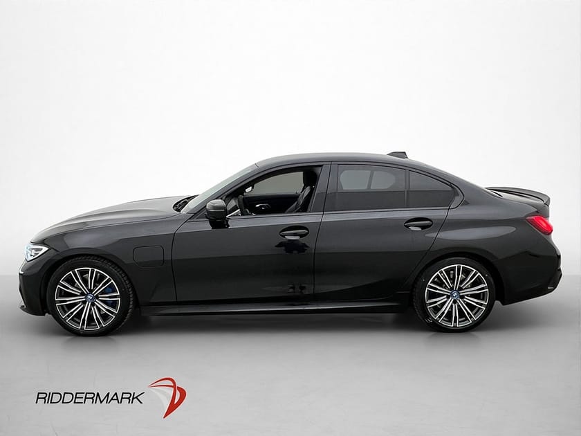 Bild 4 av BMW 330e xDrive Sedan M Sport Drag Skinn Kamera CarPlay