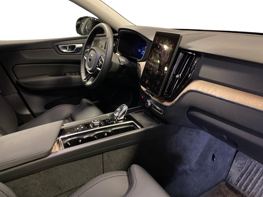 Bild 4 av Volvo XC60 T6 Plus Dark Nordic Edition