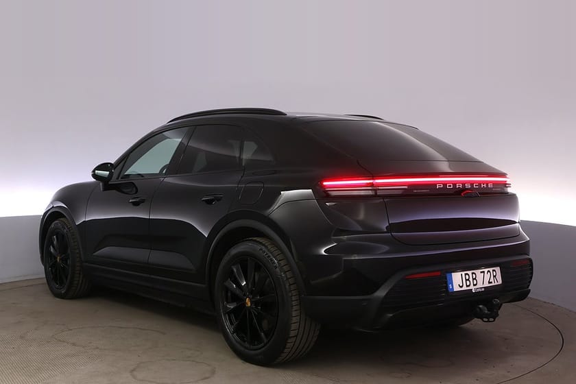 Bild 4 av Porsche Macan 4 Electric SportChrono Drag Kamera AdapFarth BLIS BOSE