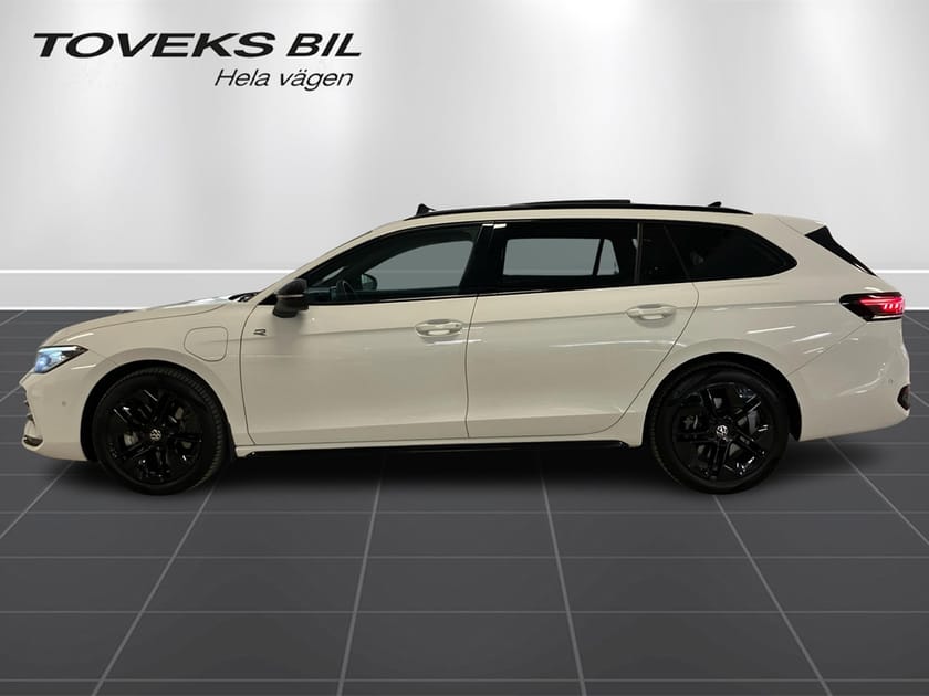 Bild 2 av Volkswagen Passat Variant eHybrid 1.5 TSI 272Hk/R Line Black Style/