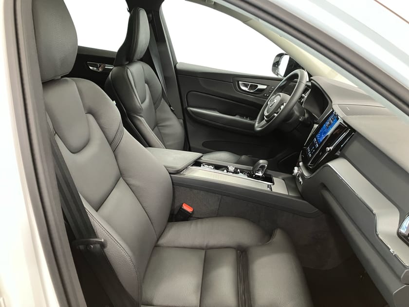 Bild 4 av Volvo XC60 T6 Plus Dark Nordic Edition | 360 Kamera | Harman Kardon | Tonade rutor