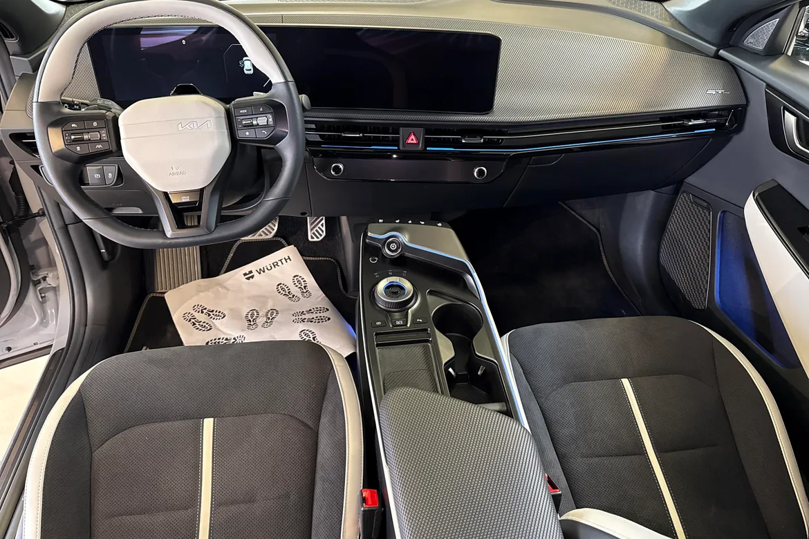 picture of a car