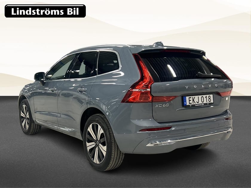 Bild 4 av Volvo XC60 T6 Recharge AWD Core Dragkrok Pano V-hjul