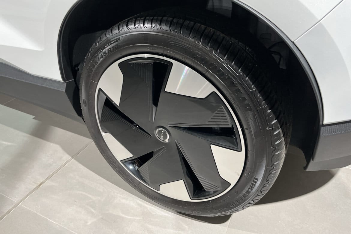 Volvo EX30 Single Motor Extended Range