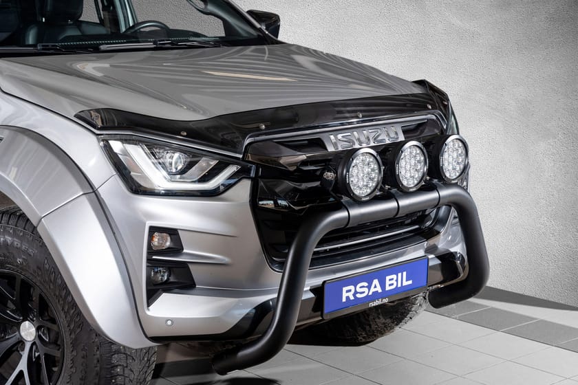 Bilde 2 av Isuzu D-Max Dobbelcab 163 hk DobCab AT35 Black/Magnum edition. NYBIL GAR!