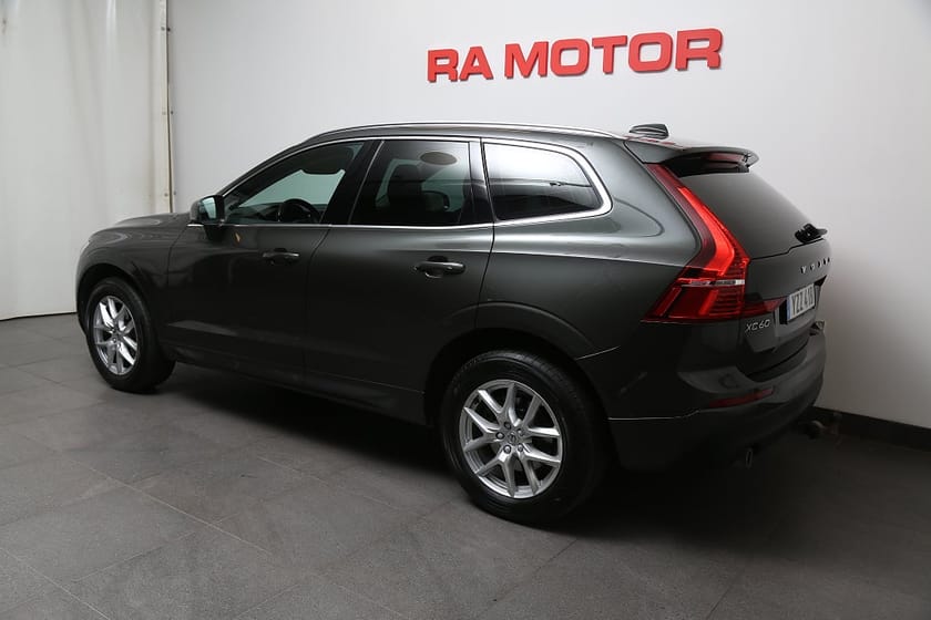 Bild 5 av Volvo XC60 B4 Diesel 197hk Momentum Adv Edt II AWD H/K VOC Drag