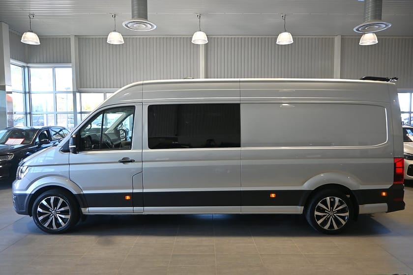 Bild 2 av Volkswagen Crafter 35 TDI 177hk 4M DSG L4 Crossbuss Precon MOMS