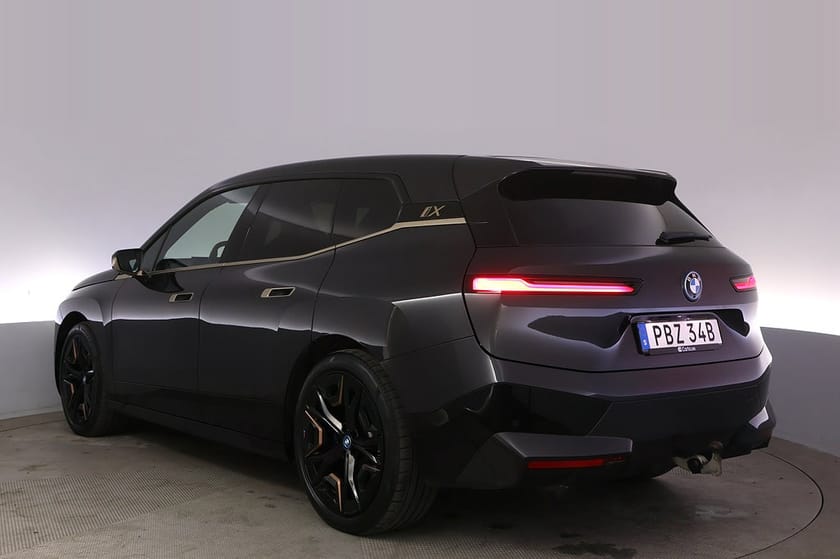 Bild 4 av BMW iX xDrive40 Sport Drag Pano HK Laser DAP 360 HuD 22''
