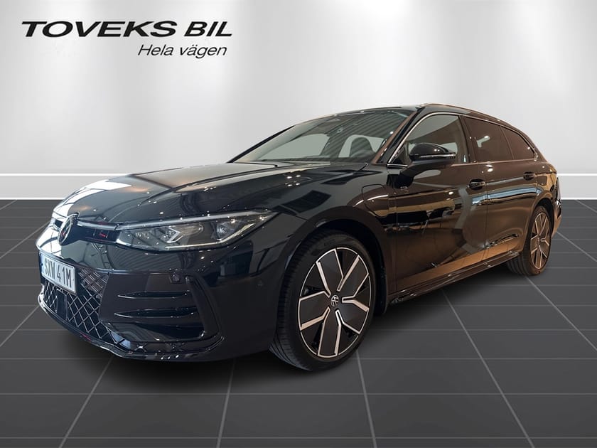 Bild 1 av Volkswagen Passat Variant eHybrid 272 DSG6 R-LINE