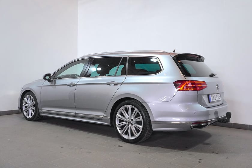 Bild 4 av Volkswagen Passat Sportscombi 2.0 TSI R-line Pano Värmare Cockpit Drag