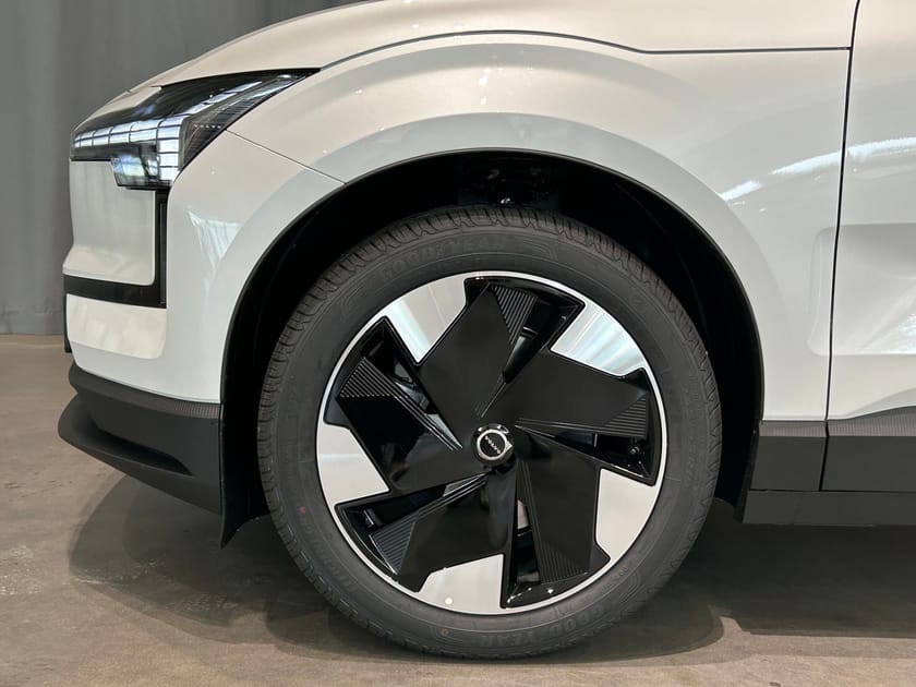 Bild 5 av Volvo EX30 Single Motor Extended Range M R Plus Edition Redo För Omg Leverans