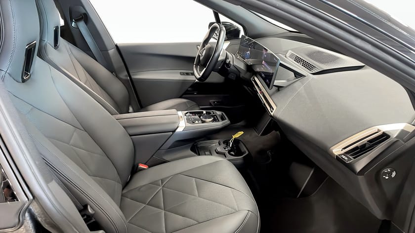 Bild 3 av BMW iX xDrive40 Comfort, Sport line