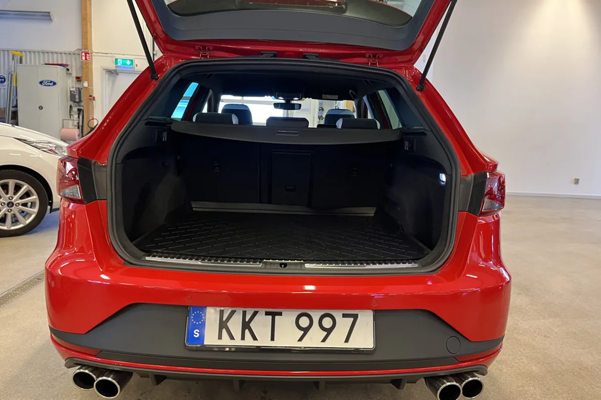 SEAT León Cupra ST