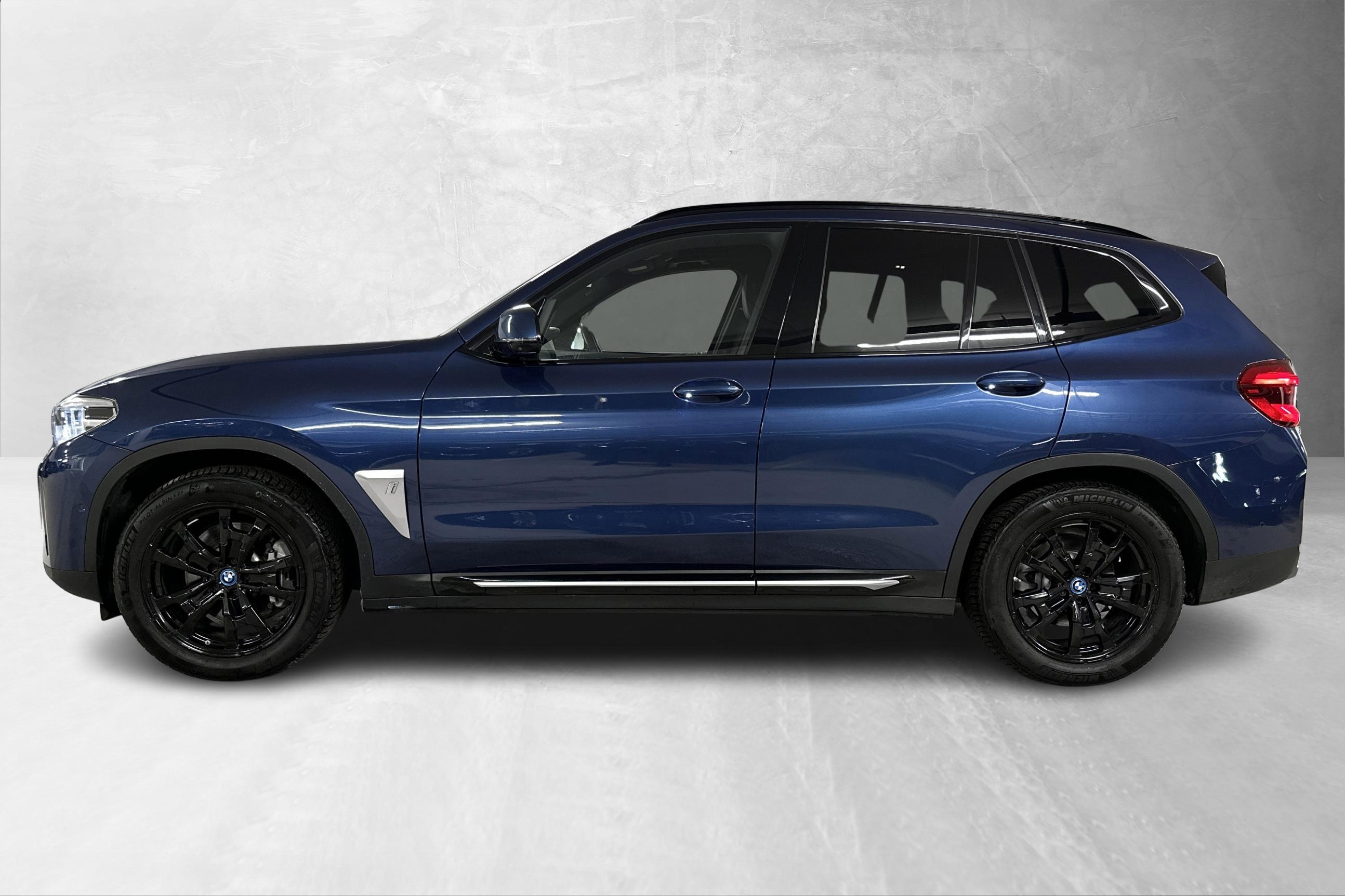 Thumnail bilde 1 av BMW iX3