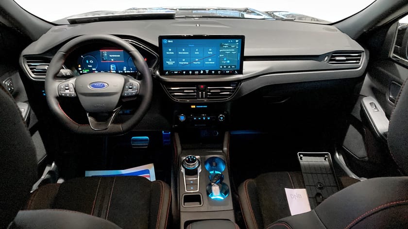 Bild 4 av Ford Kuga Plug-In Hybrid ST-LINE X BLACK EDITION