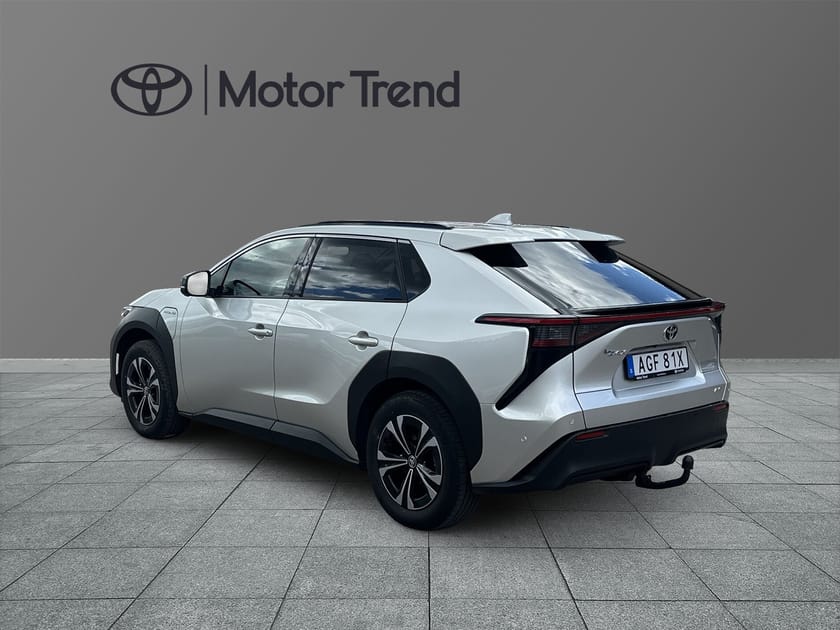 Bild 2 av Toyota bZ4X 71.4 kWh AWD Executive JBL Skinn V-hjul ingår