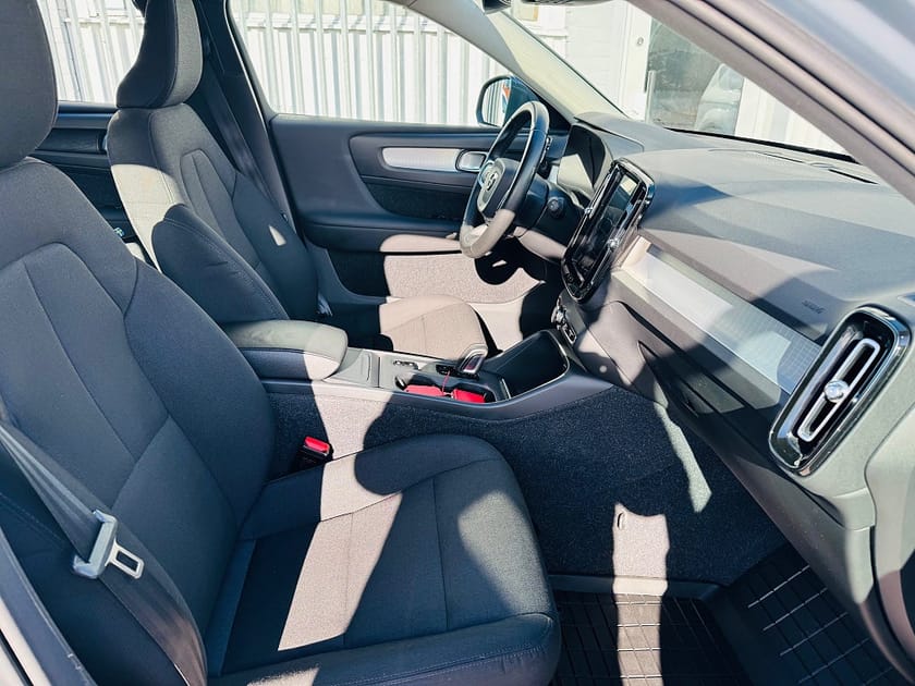 Bild 5 av Volvo XC40 T3 163HK AUTOMAT MOMENTUM EDITION / VÄRMARE