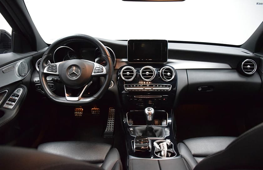 Bild 2 av Mercedes-Benz C 200 T AMG Line/ Head-up/ Burmester/ Värmare