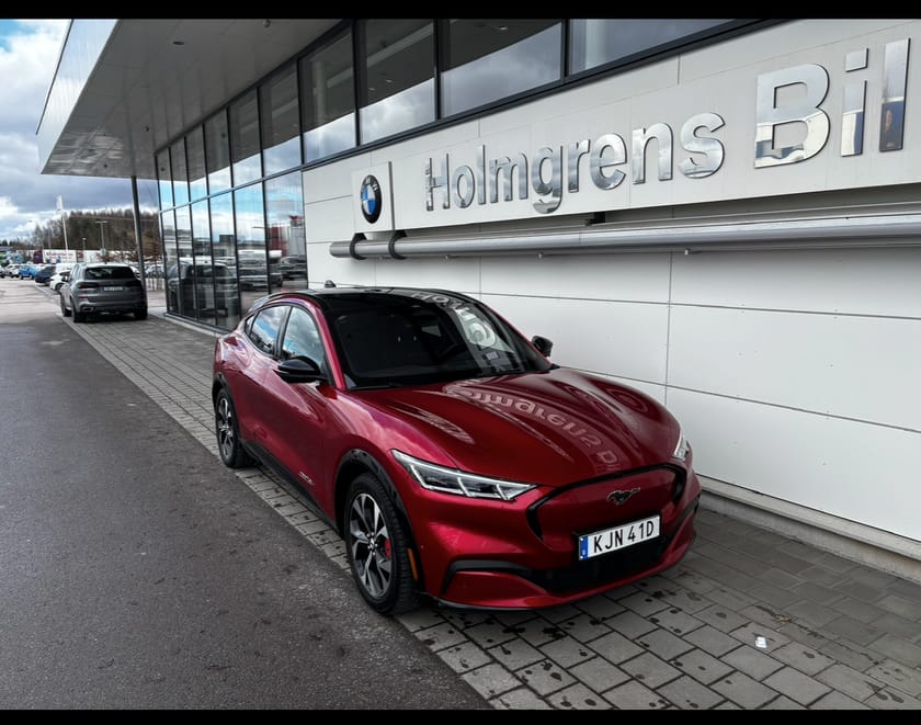 Bild 1 av Ford Mustang Mach-E Long Range AWD Rang B O Teknikpaket