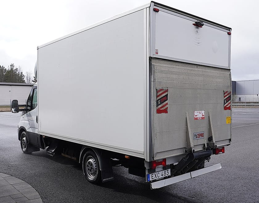 Bild 3 av Iveco Daily 35-140 NP Chassi Cab 3.0 BAKGAVELLYFT/NYA GASTANKAR