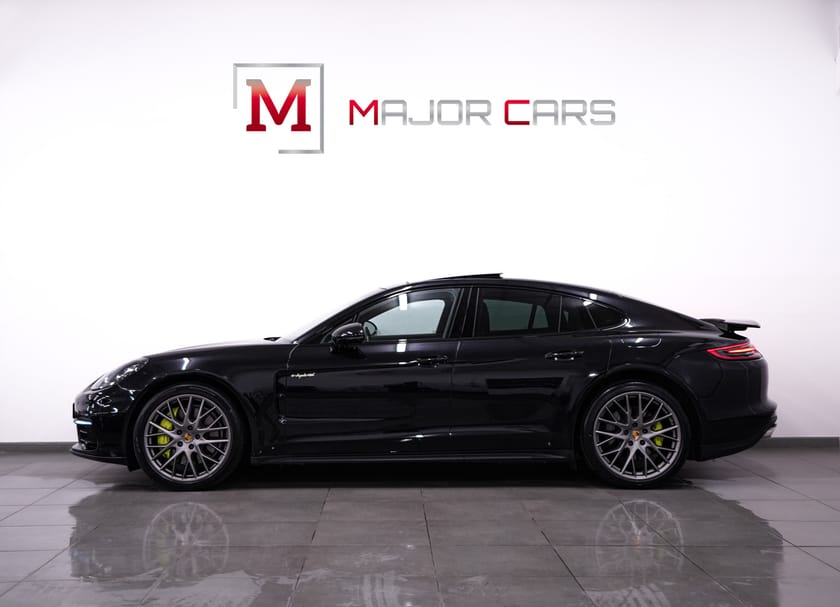 Bild 3 av Porsche Panamera 4 E-Hybrid MOMS Sport Chrono Pano BOSE PASM 14-Vägs