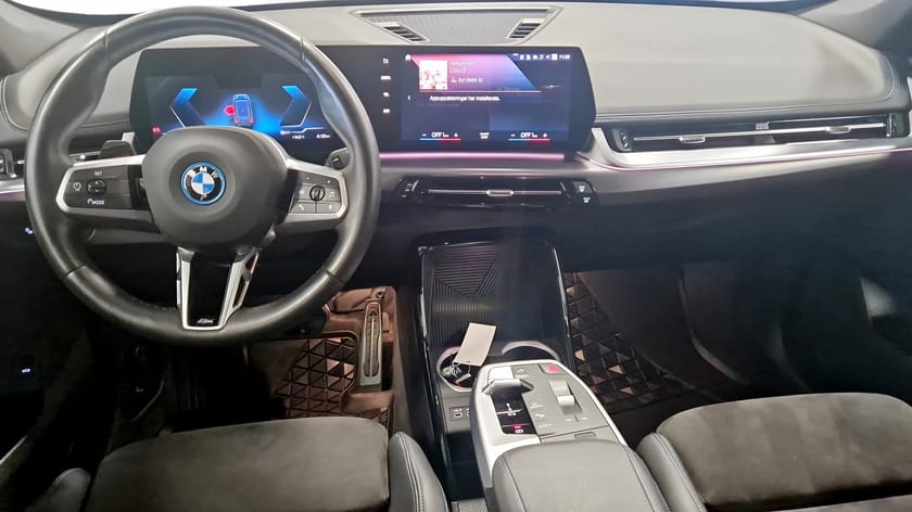 Bild 4 av BMW iX1 xDrive30 M-Sport, M-Chassi