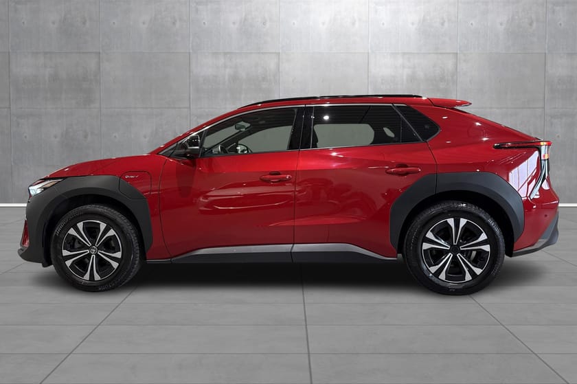 Bilde 2 av Toyota bZ4X Executive AWD, h.feste, navi, sensor, skinn