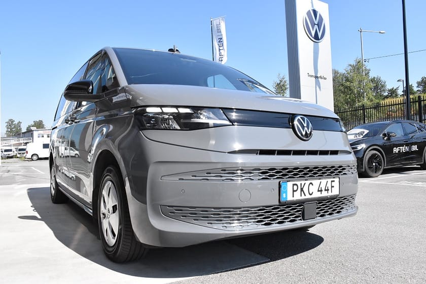 Bild 3 av Volkswagen Multivan T7 2.0 TDI Lång / MOMS / VÄRMARE /KAMERA