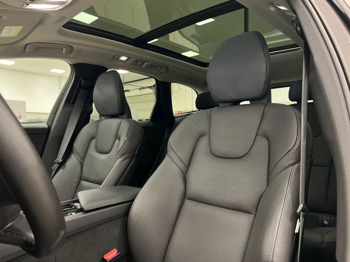 Volvo XC60 2025 - miniatyr 10